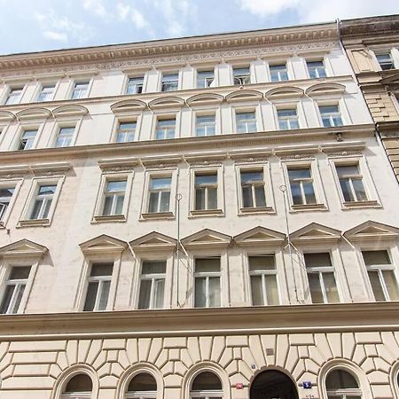 Ferienwohnung Studio In The Historic Center Prag Exterior foto
